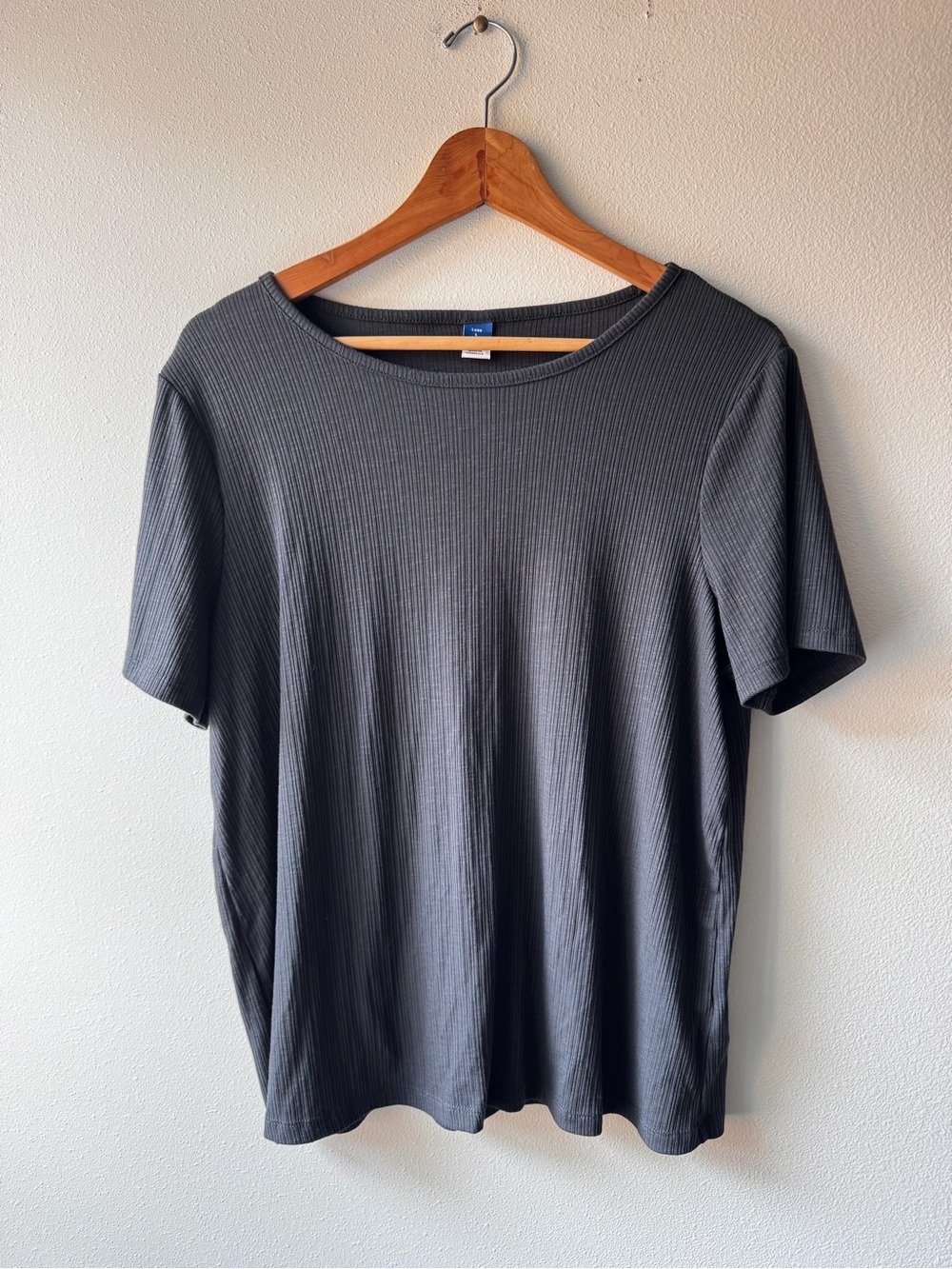 Women’s Ribbed Short-Sleeve Tee - Charcoal Gray